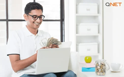 direct seller calculating his compensation plan