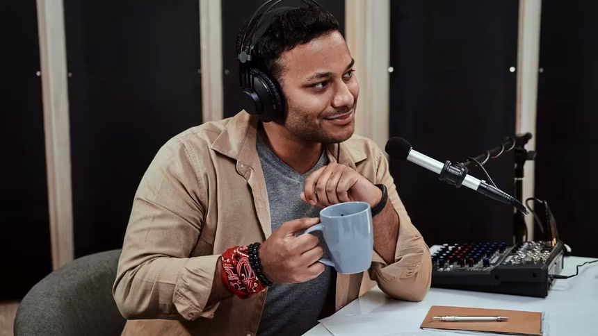 5 Must-Listen Podcasts For Every Entrepreneur | QNET India