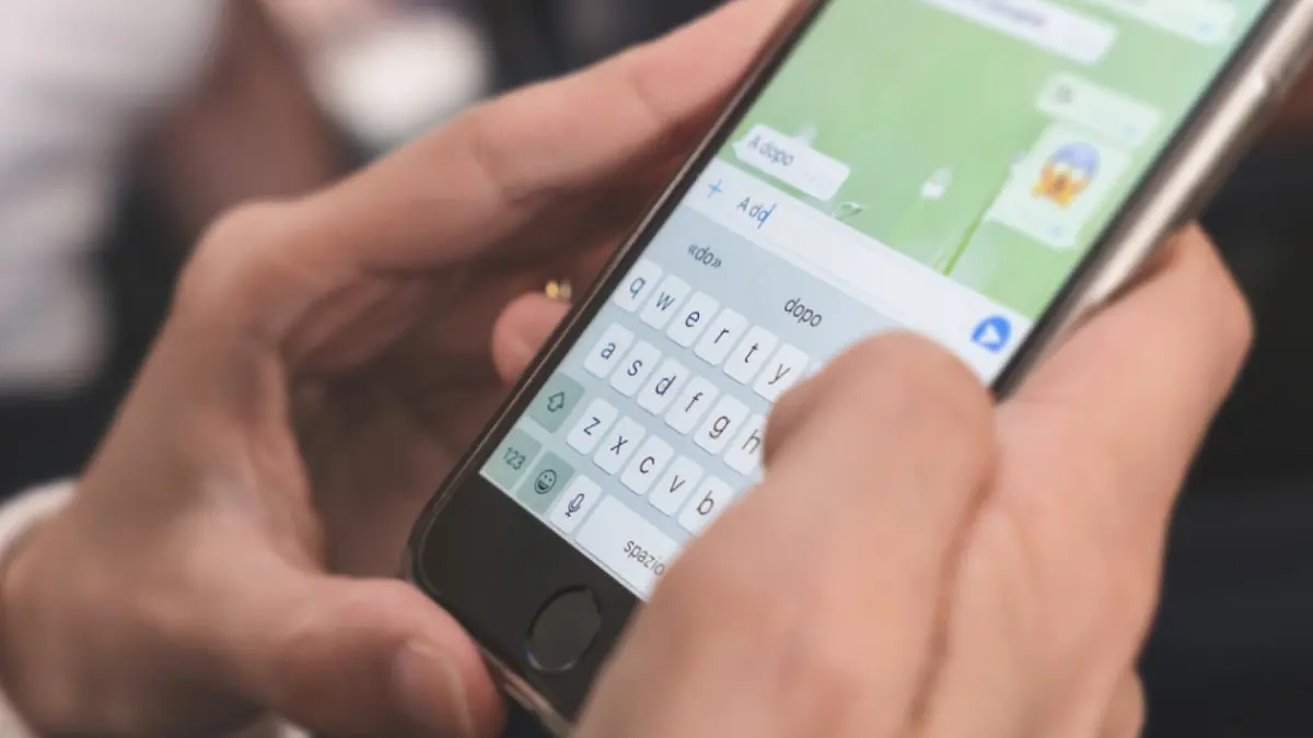 Tips for Direct Sellers Using Emojis in Social Media