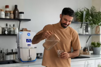 Clean drinking water and effective water purification supporting gut health, digestion, and overall wellbeing